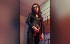 Be Quiet and Jerk off for Me! Dominant German Trans JOI