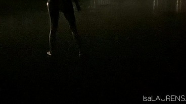 embarquei numa aventura nas praias de Santos, onde fui dar pela primeira vez pro moreno dotado da transbrazil e claro que ele me fodeu gostoso no pelo leitando tudo dentro da minha cuceta rosada