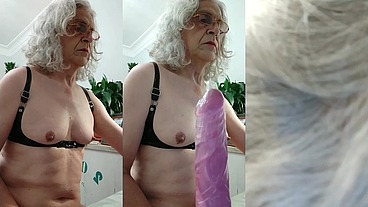 Puta madura tocándose y masturbándose