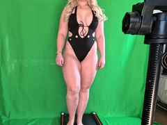 Wet pussy blonde amateur banging on casting