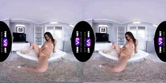 TmwVRnet com Giorgia Roma Hot Babe Tests a New Sex Toy