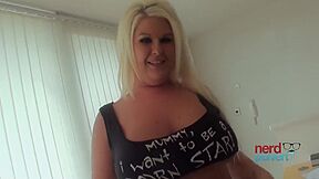 Sindy Strutt Gets Her First Nerd Cock