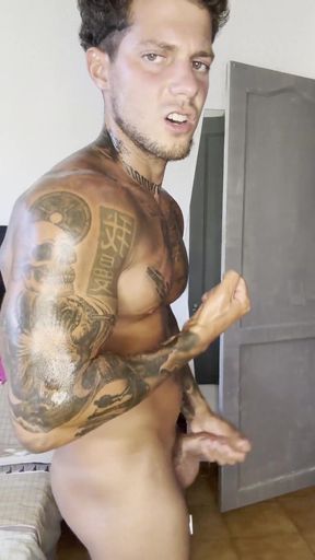 Big Cock Hunk Muscular!!