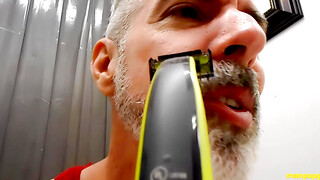 Teaching You to Shave - DADDY GIANT 8 - Richard Lennox