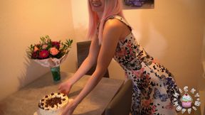 OMG, I just turned 18!! (Mobile phone find)