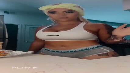 Pawg; Her mega folder, 646 videos =  https://rentry.co/yz3efa7t