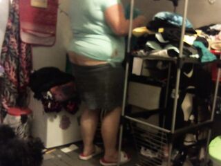 corpulent white cutie buttcrack folding clothes