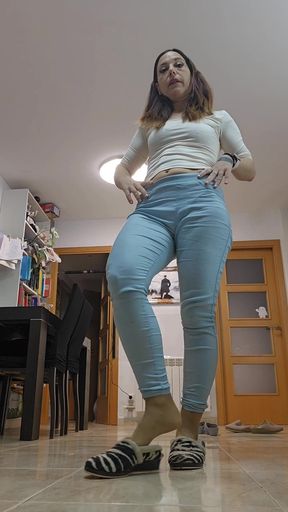 Slippers Zapatillas Modeling and Squirting Spanish