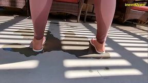 Amatuer Rollii wetting her pants 1st time ever! real omorashi