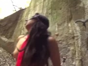 Colegiala de secundaria cogiendo en el monte (Video Completo)