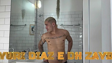 FUDENDO O MARRENTO NO BANHEIRO