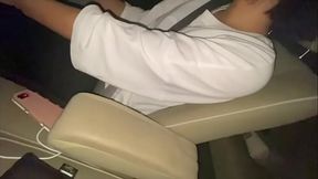 大◯生彼女とドライブデートから居酒屋に呑みに行って、その後は僕の部屋でお互いスマホいじってたら彼女がコンドーム口に咥えてきて「今日シたい。。」と言われた僕は興奮して激しく彼女のパイパンマンコをクンニ・手マン・バック・正常位でお互いイキまくりました。