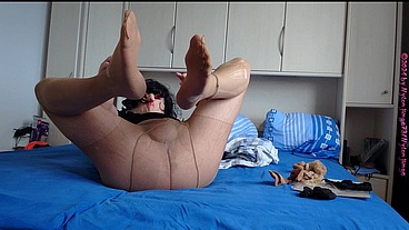 Geiler Nylonjunge ist heiß auf Fremde Nylons