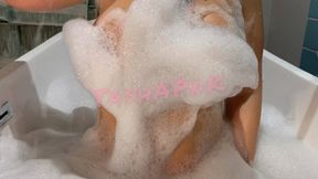 MILF Bathtub Orgasms