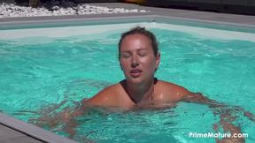 Curvy Kathy Deep in a sexy bathingsuit