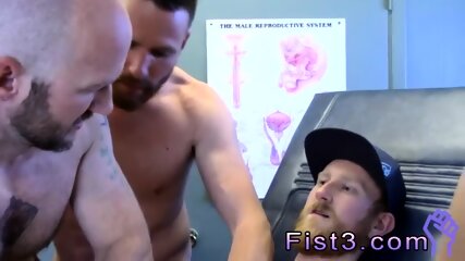 Fist fucking gay style Under accomplished piggy Chad Anders guidance