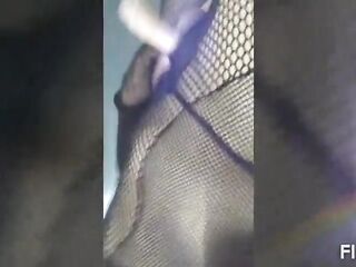 Puta trasvesti masturbandose