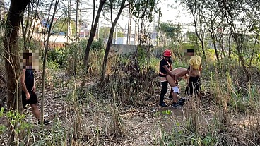Luccas melo - Ofereceu o cuzinho para homens que caminhavam pelo parque afim de fuder