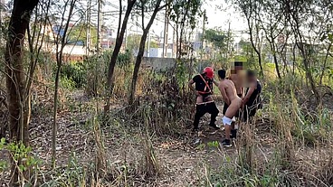 Luccas melo - Ofereceu o cuzinho para homens que caminhavam pelo parque afim de fuder