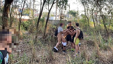 Luccas melo - Ofereceu o cuzinho para homens que caminhavam pelo parque afim de fuder