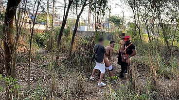 Luccas melo - Ofereceu o cuzinho para homens que caminhavam pelo parque afim de fuder
