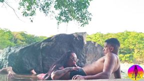 Public river rendezvous gets steamy with raw oral&#x1F61C; servicing &mdash;  climaxing in a splashy finale