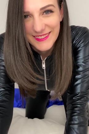 Clara Dee gives caring, sensual CEI - JOI game