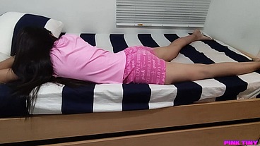 Mi Padrastro me Engaño Para Hacerme Masaje y tocar mi Culo y Mi Vagina y yo No Pude hacer nada