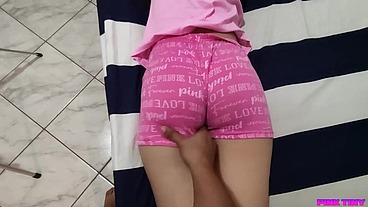Mi Padrastro me Engaño Para Hacerme Masaje y tocar mi Culo y Mi Vagina y yo No Pude hacer nada