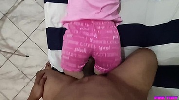 Mi Padrastro me Engaño Para Hacerme Masaje y tocar mi Culo y Mi Vagina y yo No Pude hacer nada