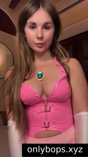 Celebrity teen exposes her amateur onlyfans content