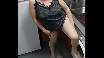 Me follo a la mam&aacute_ de mi novia me encanta mi suegra tiene tetas naturales y su co&ntilde_o apretado
