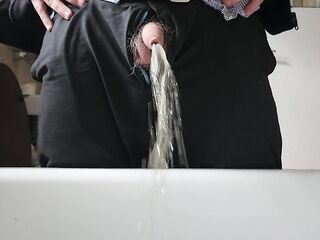 Pissing now