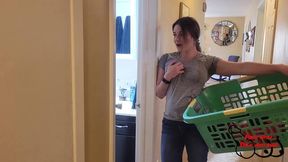 New Nanny Jane Fingers Herself After Seeing Boss in the Shower!