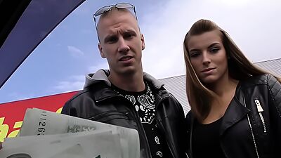 HUNT4K. How I bought a young pussy during my shopping