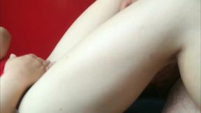 Esposa de cornudo se entusiasma en un sorprendente trio con el compa�ero