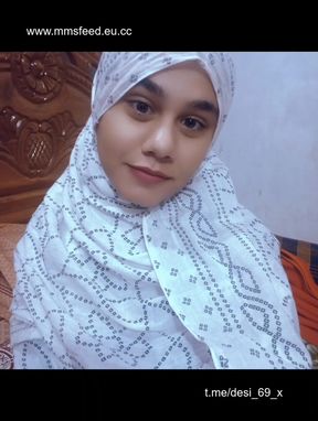 Bangladeshi babe swallows cum and faces her desires