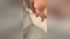 teen 18+ cumming in the shower