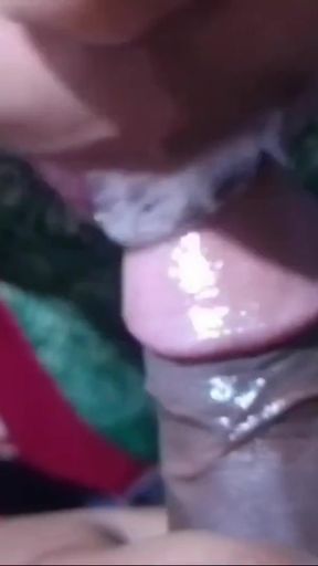 18 sal ki ladki land ki cycle machine Le rakhi hai   Clip 1