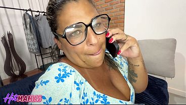 Tr&ecirc_s caras bem dotados arrombando a buceta de uma MILF com peit&otilde_es deliciosos