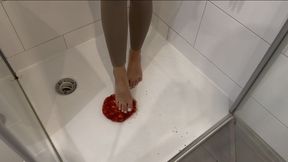 smashed strawberry cake