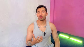 Alumno universitario se pre&ntilde_a con sus 18cm de verga gruesa a su profesor en una fiesta! Relato sexual