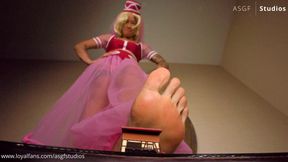 GM GIANT GENIE returns for GIANTESS CRUSH!
