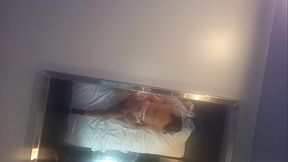 Follando a una amiga en un hostal, que rico gime la perra.