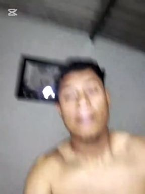 Mi amiga me paga con sexo el cuarto que le alquile