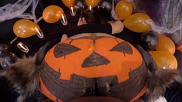 Lobisomem fodi a mulher abóbora na noite de HALLOWEEN nem o cuzinho dela escapa da pica preta