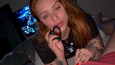 Camila Vegas POV – Ruiva goza mamando e toma gozada na boca sem parar de falar
