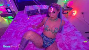 curvy dahlia noire turns a rave night into a heated late session!