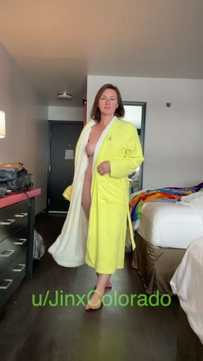 Curvy milf shows off her natural tits and paws
