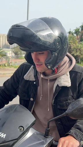 I Meet a Goddess on the Street and I Fuck Her Outdoors - Lola Bratz